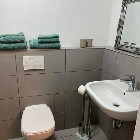 Hélène Mit Doppel- Oder 2 Einzelbetten Für 2 Personen Mit Eigenem Eingang -neubau- Appartement *